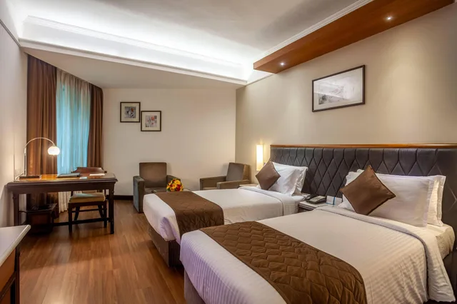 Executive, Single, King Bed, The Residency Tower 2/3