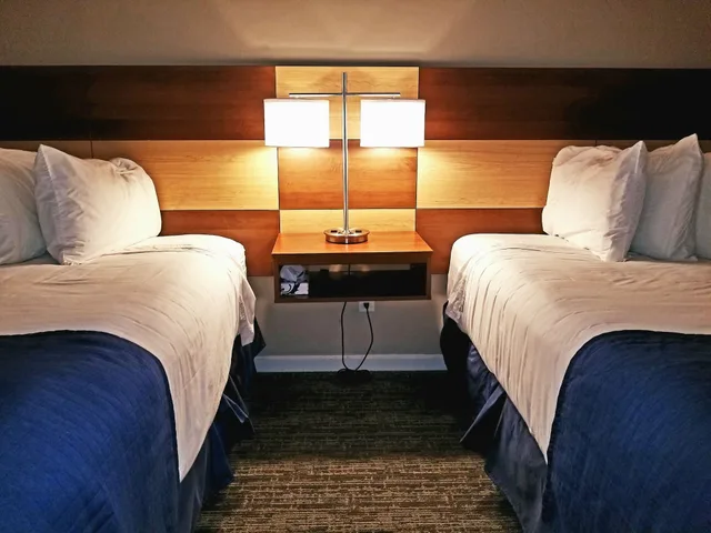 غرفة ديلوكس بسريرين كوين مع أريكة، Hampton Village Resort 3/5