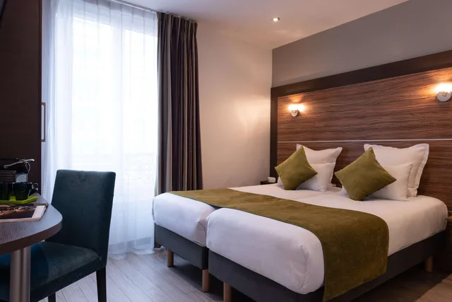 غرفة كومفورت بسرير كوين، Hotel Apolonia Paris Montmartre, Sure Hotel Collection by BW 2/9