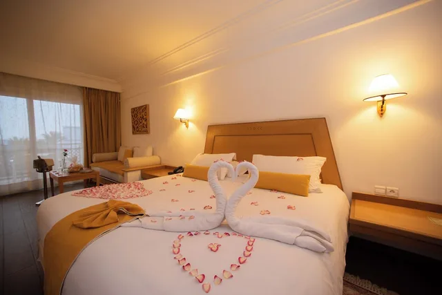 غرفة فاخرة بسريرين منفصلين بإطلالة على المسبح، Timoulay Hotel Spa Agadir 3/10