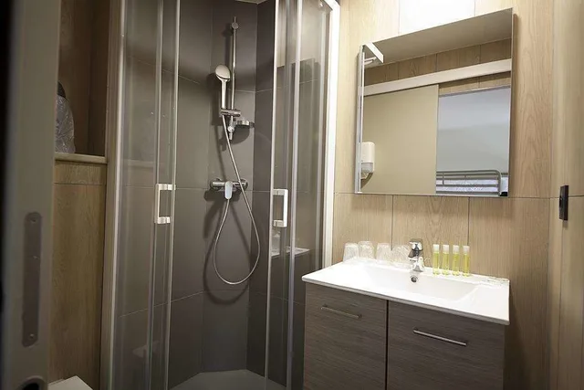 Standard, Twin Beds, Brit Hotel Arverne - Clermont Sud 4/4