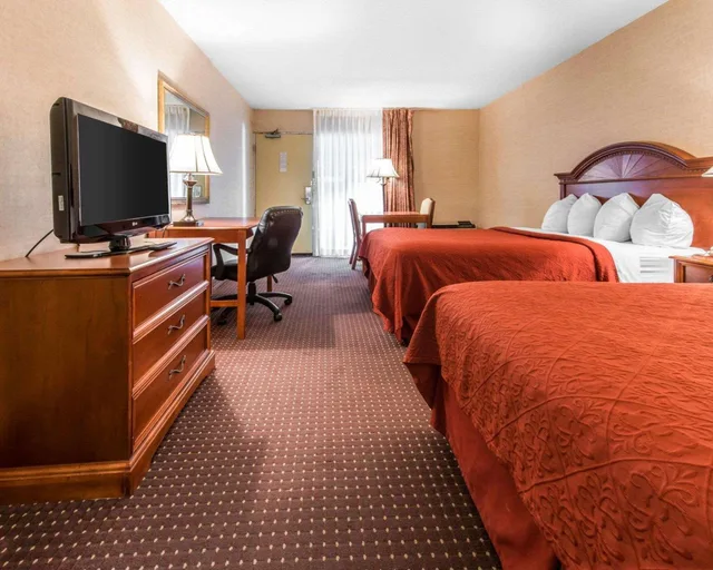 غرفة بسريرين كوين، Quality Inn & Suites Erie near Casino 2/2