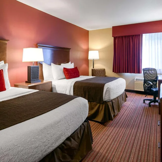 غرفة بسرير كوين، Best Western Woodland Inn 4/6