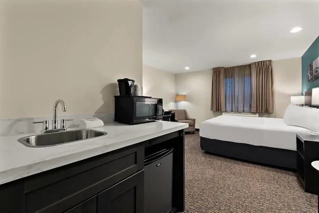Upgrade, Suite, 2 Queen Beds, Sofa، Sleep Inn Kelso Longview 7/7