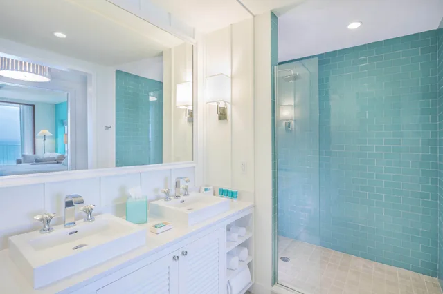 Palm, Deluxe, Suite, King Bed, Sofa، Margaritaville Hollywood Beach Resort 2/2