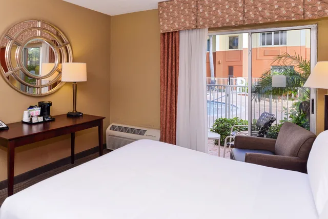 Standard, King Bed, Pool Access, Holiday Inn Express Clearwater East Icot Center 5/9