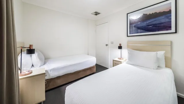 2 Bedrooms, Apartment, City Skyline View, 2 Bathrooms، Oaks Sydney Goldsbrough Suites 3/10