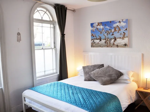 Deluxe, King Bed, Queen Bed, Ground Floor, Motel Schmotel 1/3