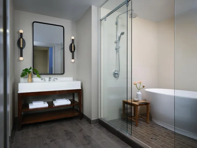 جناح لذوي الإعاقة، Hotel Palomar Phoenix A Kimpton Hotel 8/9