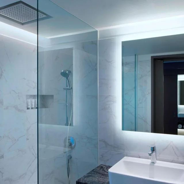 غرفة ديلوكس بسرير مزدوج، LE MERIDIEN KUALA LUMPUR 4/7
