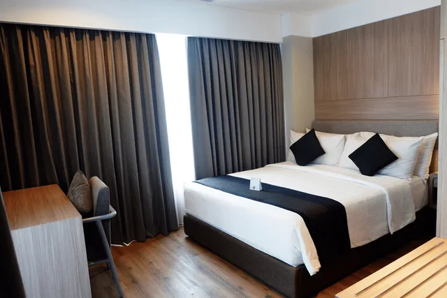 جناح ملكي، eL Hotel Bandung 1/3