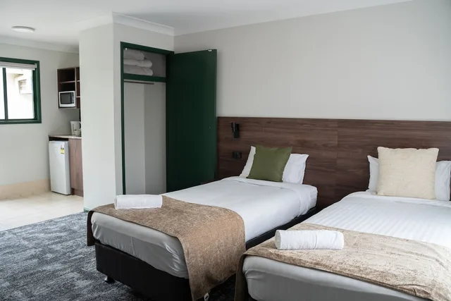 غرفة قياسية بسريرين منفصلين، Wallaby Hotel 2/4