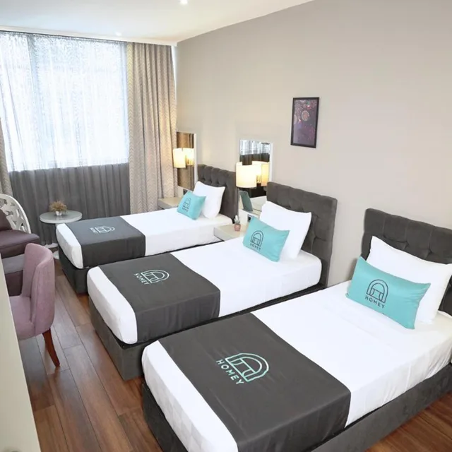 غرفة أساسية ثلاثية، Homey Airport Hotel 5/10