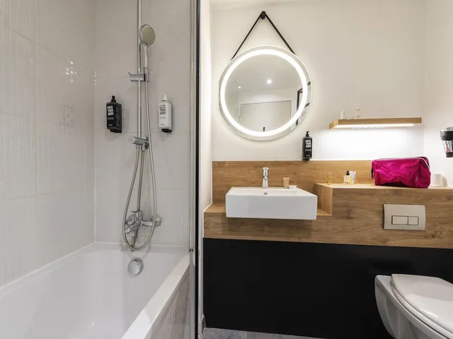 غرفة بريميوم بسرير مزدوج وسرير فردي، ibis Lyon Sud Oullins (Ex Hotel Campanile LYON SUD - Oullins) 6/8