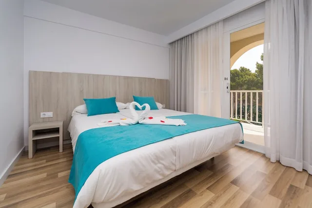 2 Bedrooms, Suite, Apartment, Twin Beds, Balcony، Floramar 3/10