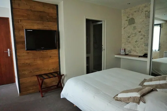 Romantic, Double Bed, HOTEL DE LA COURONNE 4/6