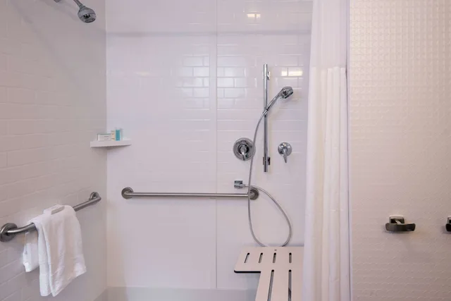 جناح استوديو بسرير كينج لذوي الإعاقة، Hampton Inn Suites Wisconsin Dells Lake Delton 9/9