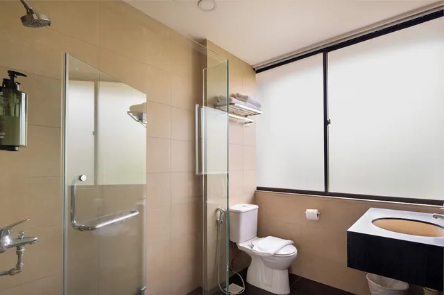 Room, Triple, 3 Beds, City View, The Quay Hotel Little India 9/10