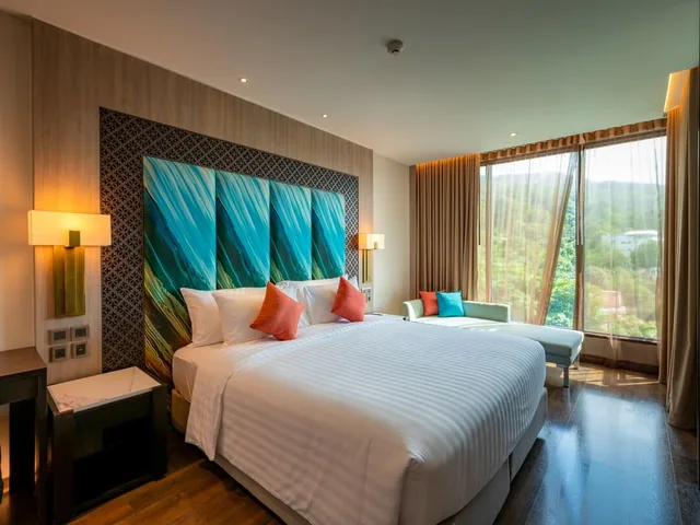 1 Bedroom, Mountain, Suite, King Bed، Skyview Resort Phuket 2/3