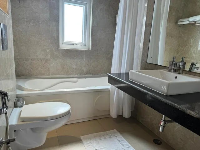 استوديو بسرير كينج، Ahuja Residency Sector 44 Noida 6/7