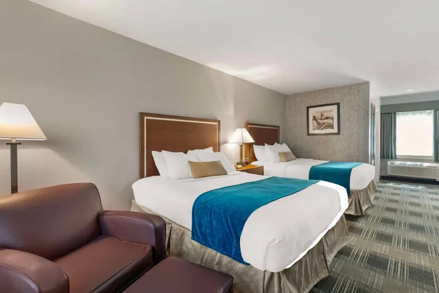 جناح بسريرين كوين مع أريكة، Best Western Plus Cold Spring 2/3