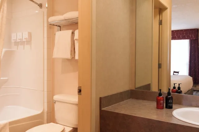 غرفة قياسية بسرير كينج، Marmot Lodge 7/8