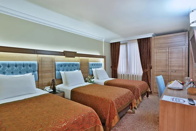 غرفة ثلاثية، Budo Hotel 6/10