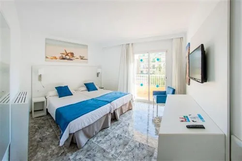 غرفة بسرير مزدوج أو سريرين منفصلين بإطلالة على المسبح، Hotel Ilusion Calma And Spa 1/2