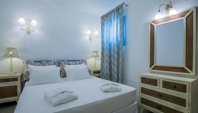 Grand, Villa, 1 Single and 3 Double Beds, Private Pool، Aelia Paros Villas 1/2