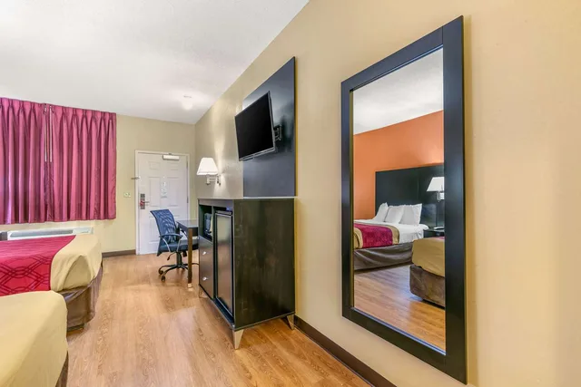 غرفة بسريرين مزدوجين لذوي الإعاقة، Econo Lodge Northport near University 4/5