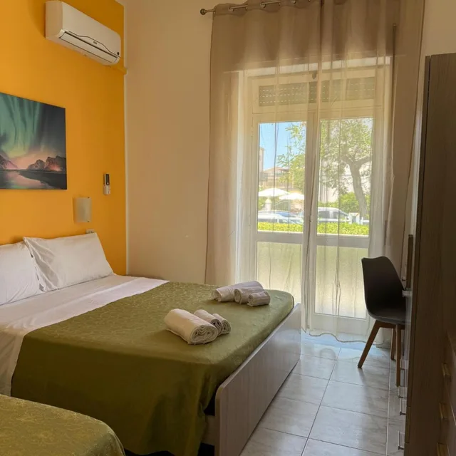غرفة ثلاثية، Hotel Germania 1/10