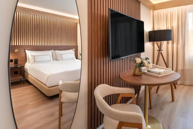 The Level, Double Bed, Melia Granada 1/7