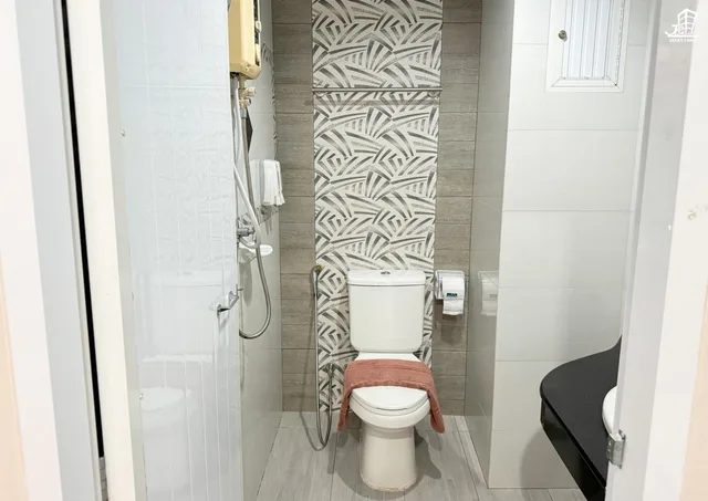 غرفة بسرير كينج بشرفة، Jacky Chan Hotel 8/9