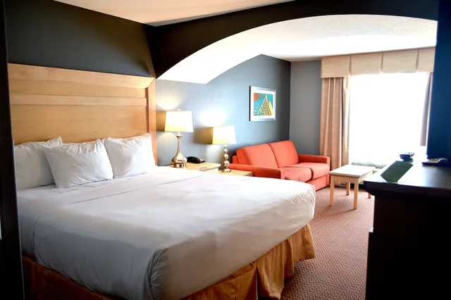 جناح ديلوكس بسرير كينج، La Quinta Inn & Suites by Wyndham Rochester Mayo Clinic S 2/2