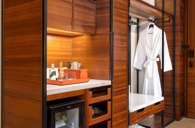 غرفة ديلوكس بسرير كينج، Hyatt Regency Phnom Penh 2/2