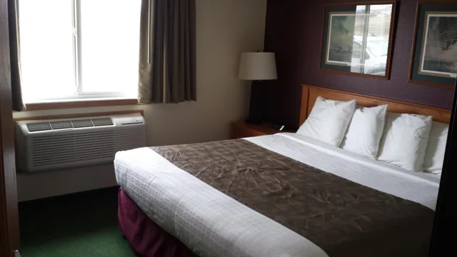 جناح ديلوكس بسرير كينج مع أريكة، Americinn By Wyndham Madison Sd 1/3
