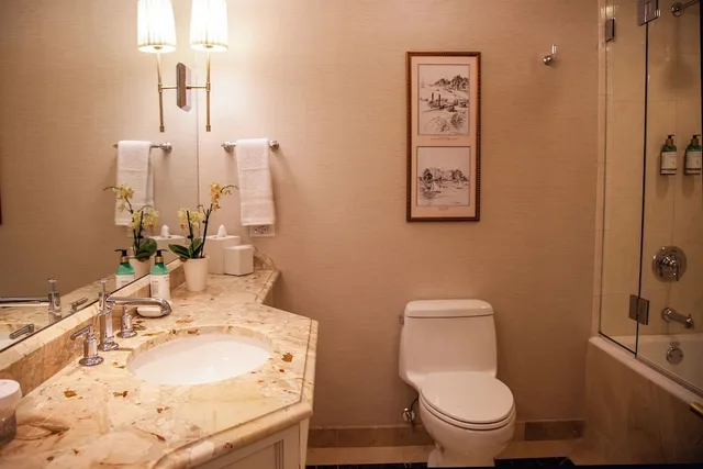 Classic, Queen Bed, Town View, City View، Delamar Greenwich Harbor 5/6