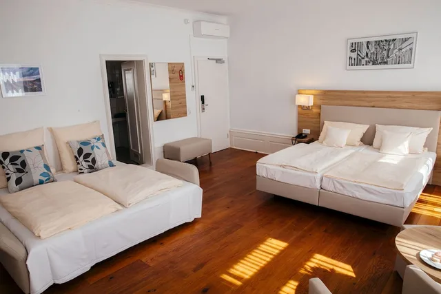 Standard, Quadruple, Twin Beds, Sofa, Hotel Perkeo 2/4