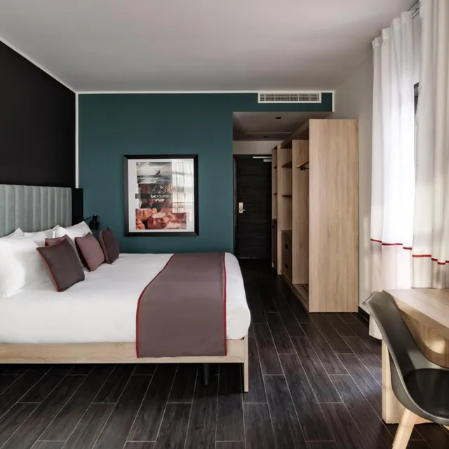 جناح بسرير كينج بشرفة، BE HOTEL 1/4