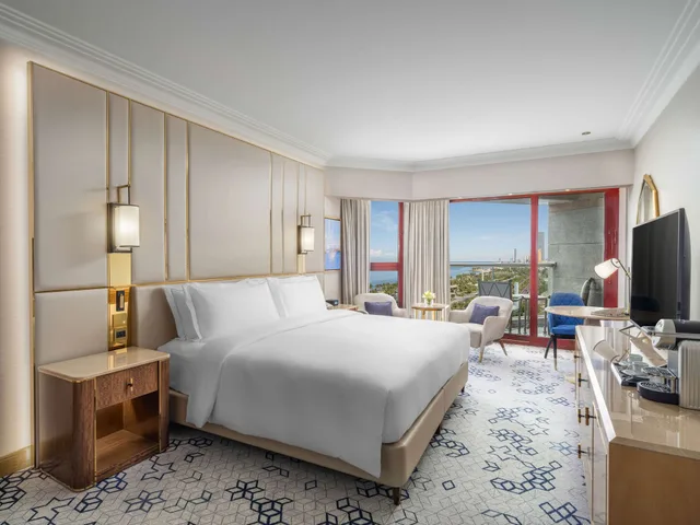 Premium, Twin Beds, Jeddah Hilton 2/5