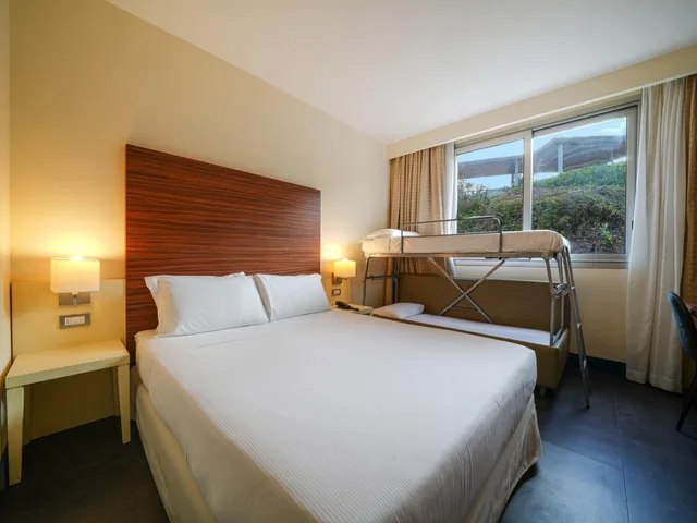Family, Bunk Bed, La Meridiana Bleisure Hotel 3/8