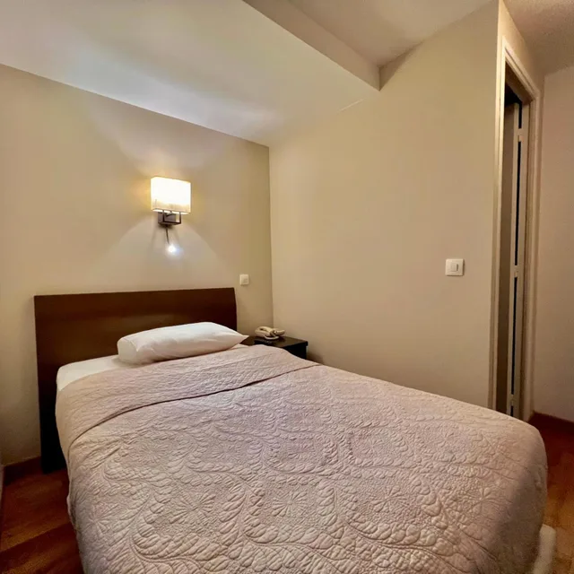 Room, Single, HOTEL BELLE FONTAINEBLEAU 1/4