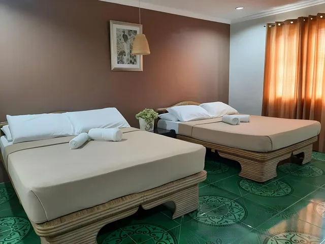 غرفة عائلية رباعية بسريرين كوين بإطلالة على البحر، Panglao Grande Resort 1/1