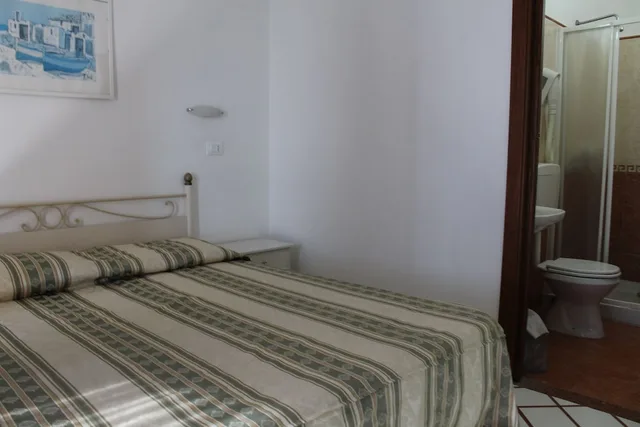 غرفة بسرير مزدوج بإطلالة على البحر، HOTEL CASTIGLIONE 1/3