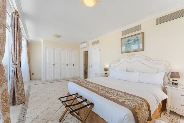 2 Bedrooms, Royal, Suite, 2 King Beds, Jetted Tub, Flamingo Suites 3/10