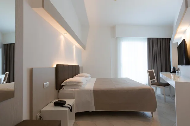 غرفة ديلوكس بسرير مزدوج أو سريرين منفصلين بإطلالة على البحر، Hotel Giosue A Mare 5/10