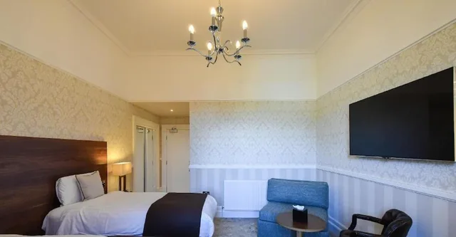 غرفة ثلاثية بثلاثة أسرّة، Fishers Hotel 5/7