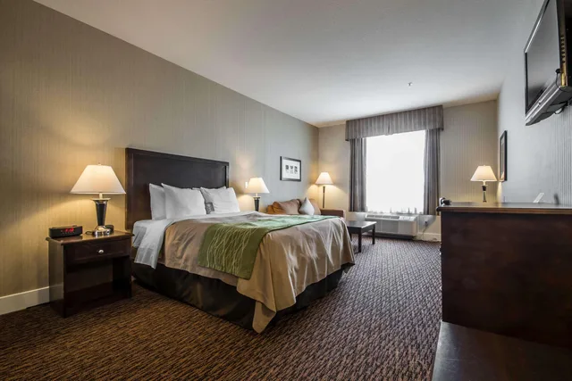 غرفة بسرير كوين، Comfort Inn & Suites Surrey 1/3