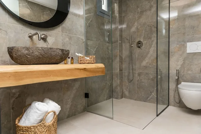 غرفة بريميير ثلاثية بسرير كوين وسرير فردي، Alenor City Hotel 10/10