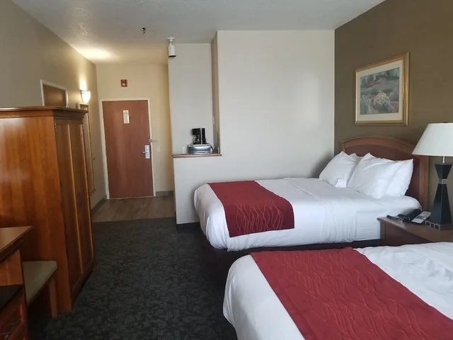 Room, 2 Queen Beds, Comfort Inn & Suites I-25 near Spaceport America 3/5